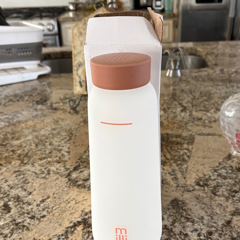 Milli glass  White Water Bottle with Pink Cap